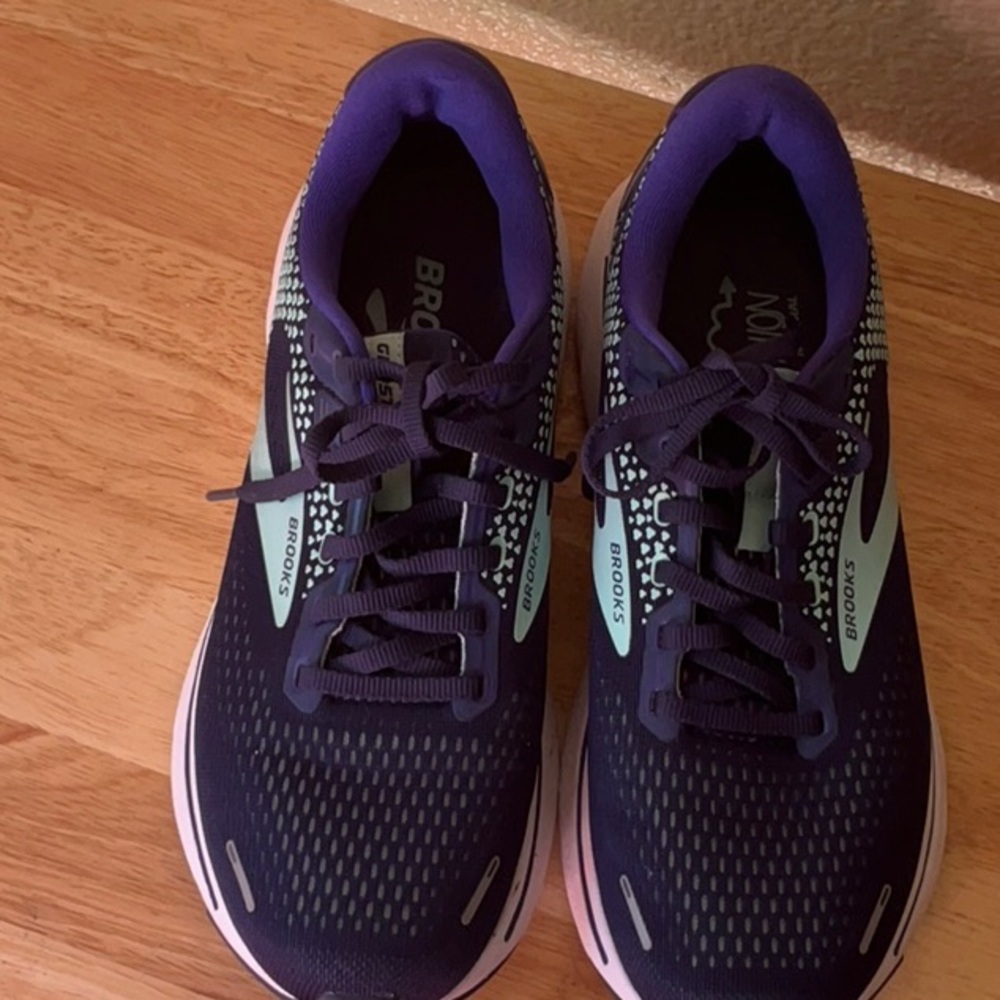 Brooks Women's Navy and Mint Athletic Running Shoes
